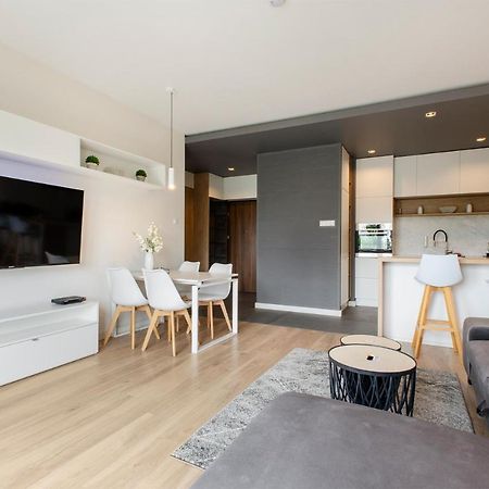 Sky Home- Ilumino Apartment -Centrum, Parking, Klimatyzacja, Dostep Na Kod Łódź Exteriör bild