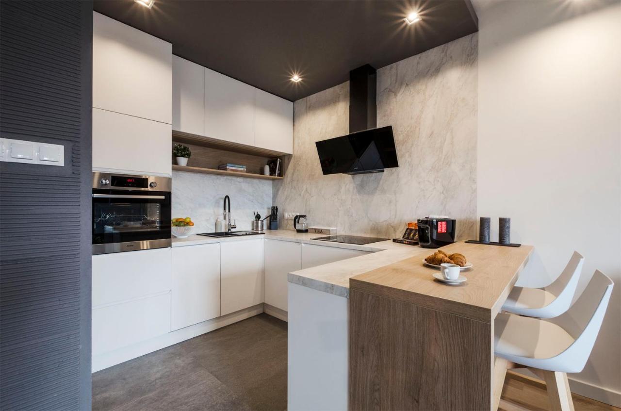 Sky Home- Ilumino Apartment -Centrum, Parking, Klimatyzacja, Dostep Na Kod Łódź Exteriör bild