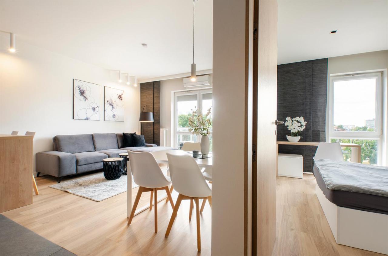 Sky Home- Ilumino Apartment -Centrum, Parking, Klimatyzacja, Dostep Na Kod Łódź Exteriör bild